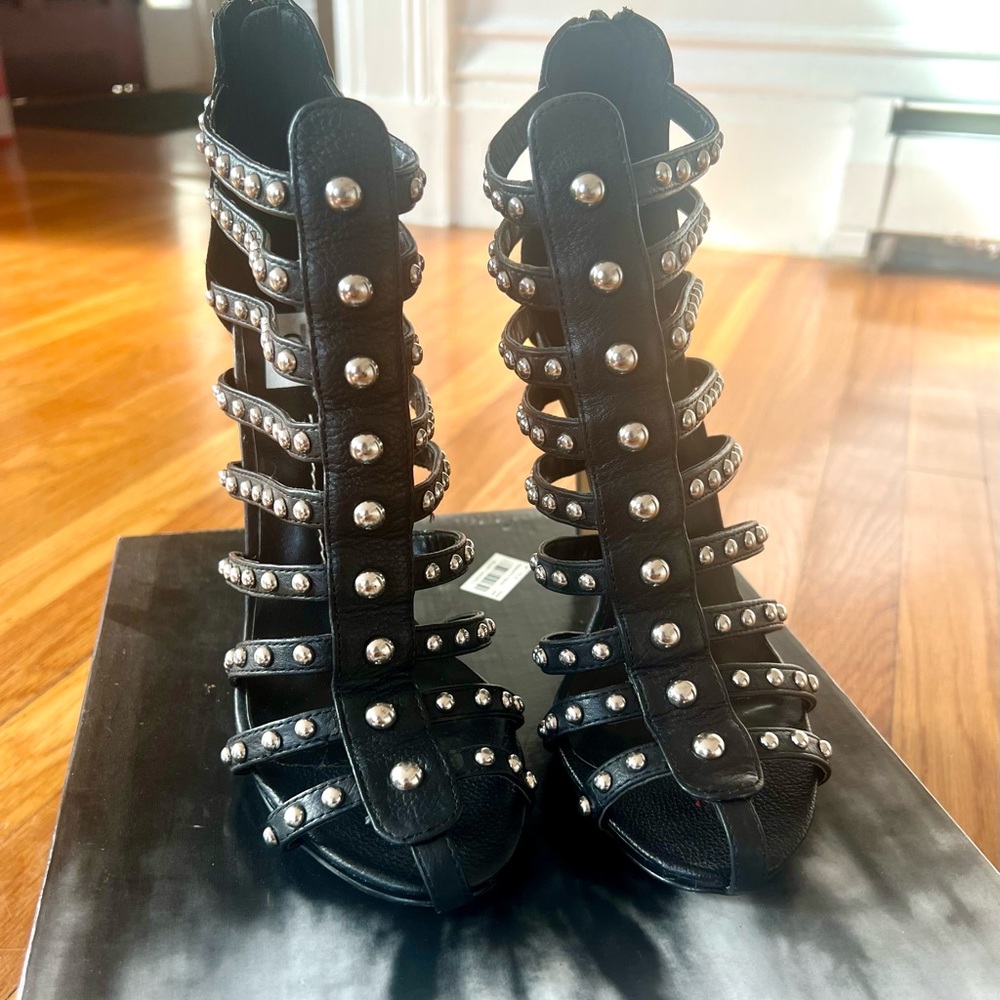 Brand New - Dolce Vita  Black Cougar Gatsby Leather Booties heels size 8